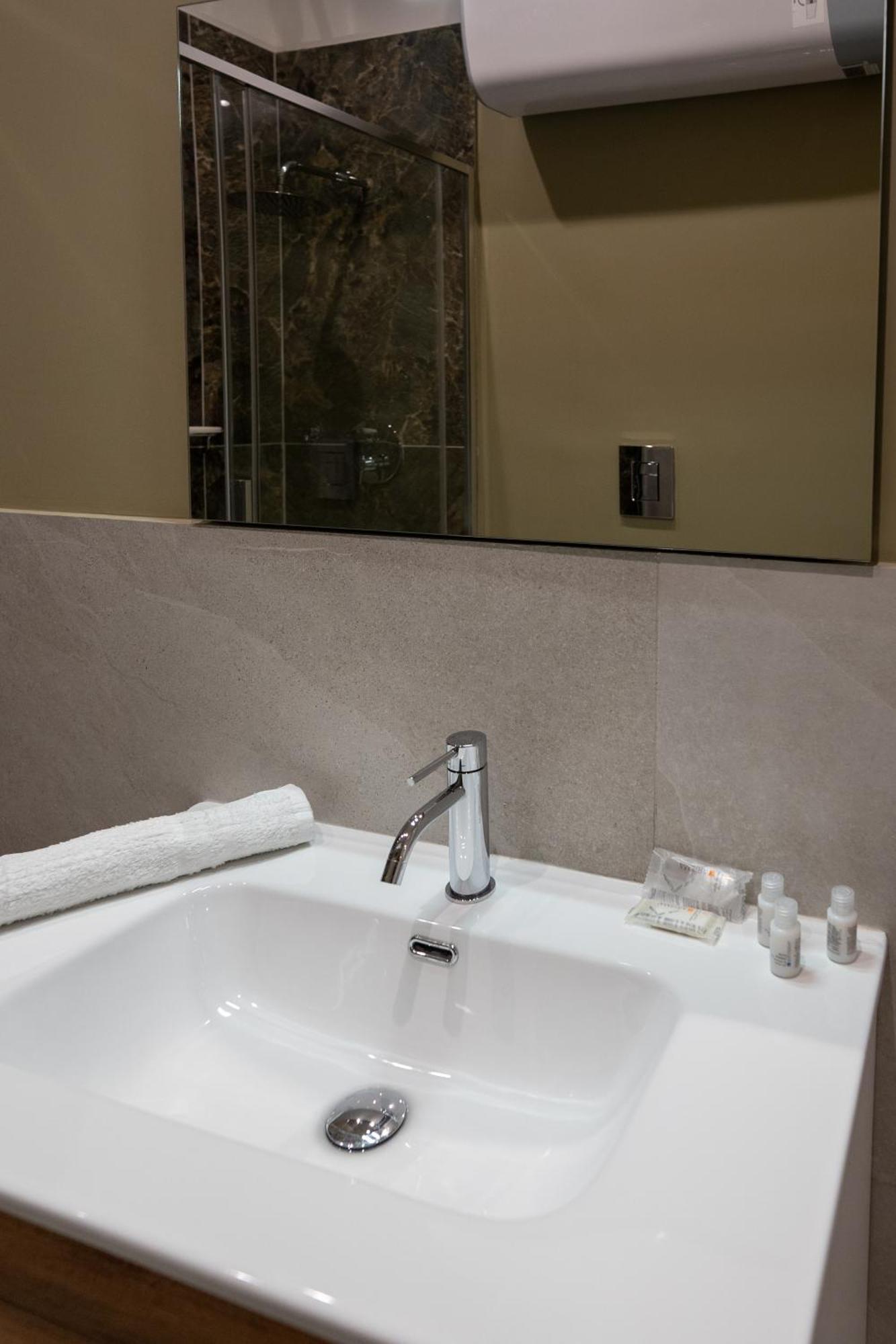 Suites Gaudioso Napoli Center מראה חיצוני תמונה