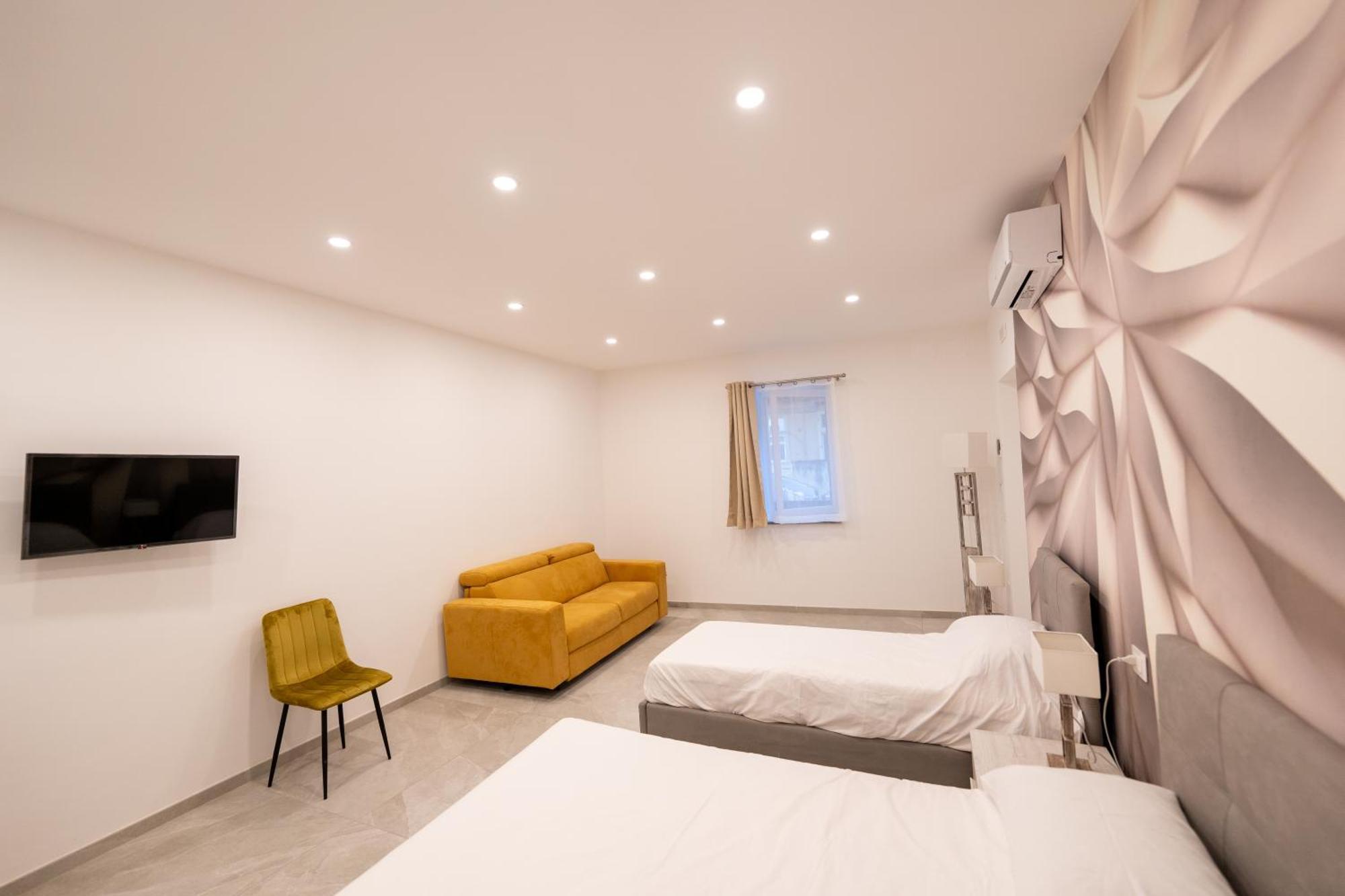 Suites Gaudioso Napoli Center מראה חיצוני תמונה