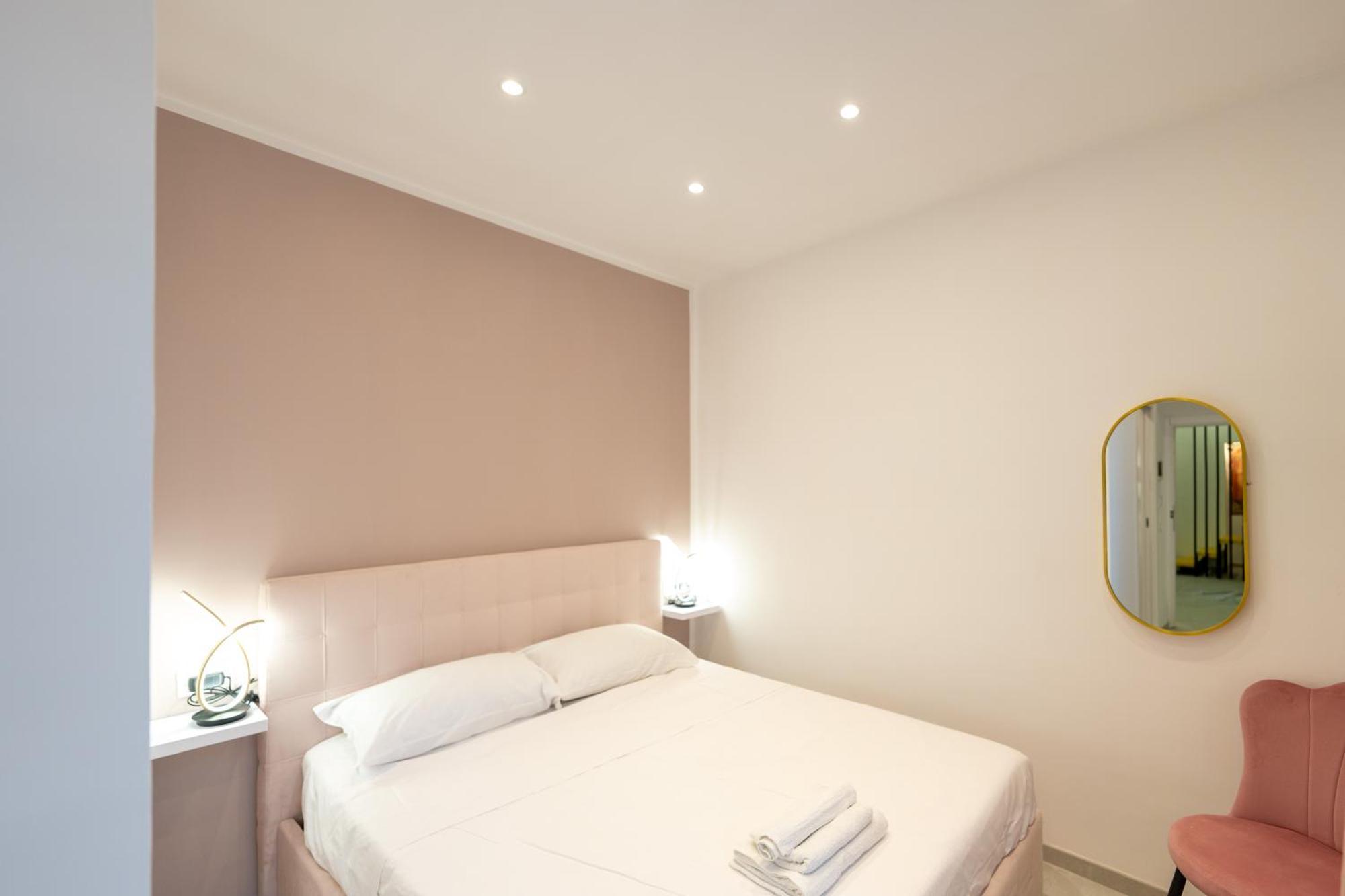 Suites Gaudioso Napoli Center מראה חיצוני תמונה