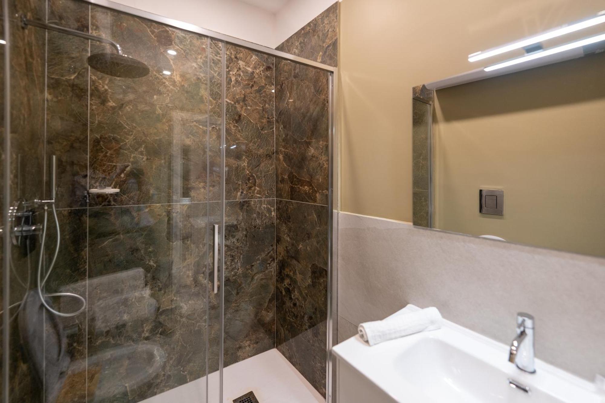 Suites Gaudioso Napoli Center מראה חיצוני תמונה