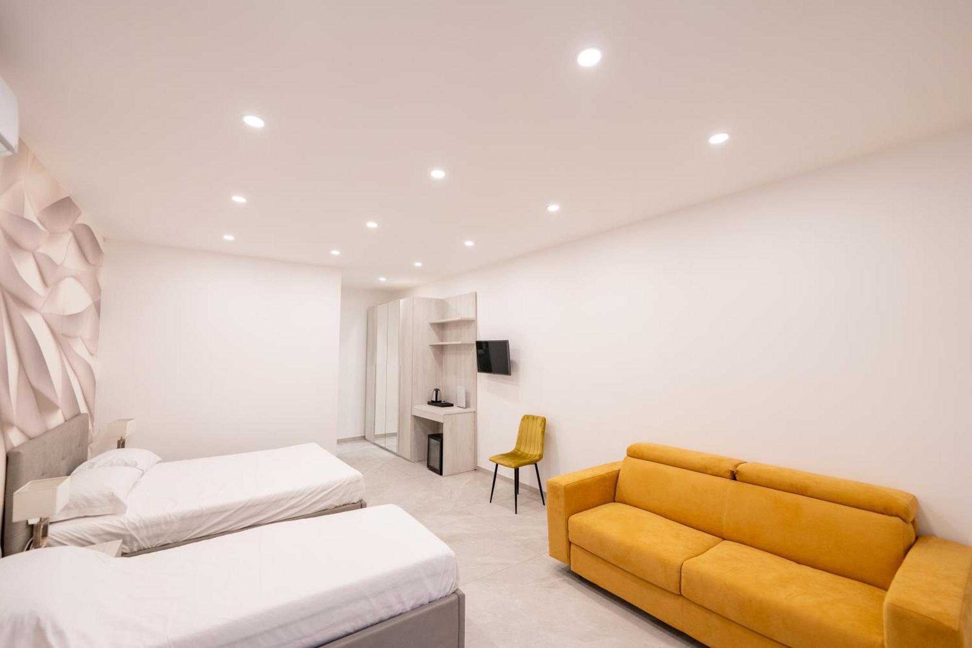 Suites Gaudioso Napoli Center מראה חיצוני תמונה